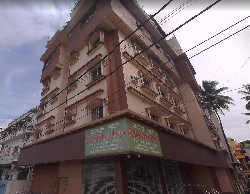 HOTEL MANTRI INN