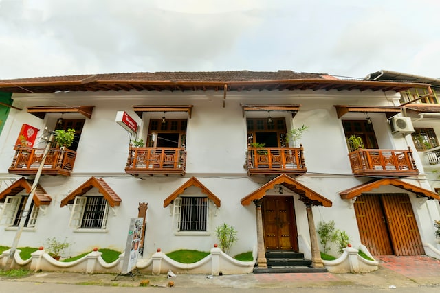 ROSSITTA WOOD CASTLE