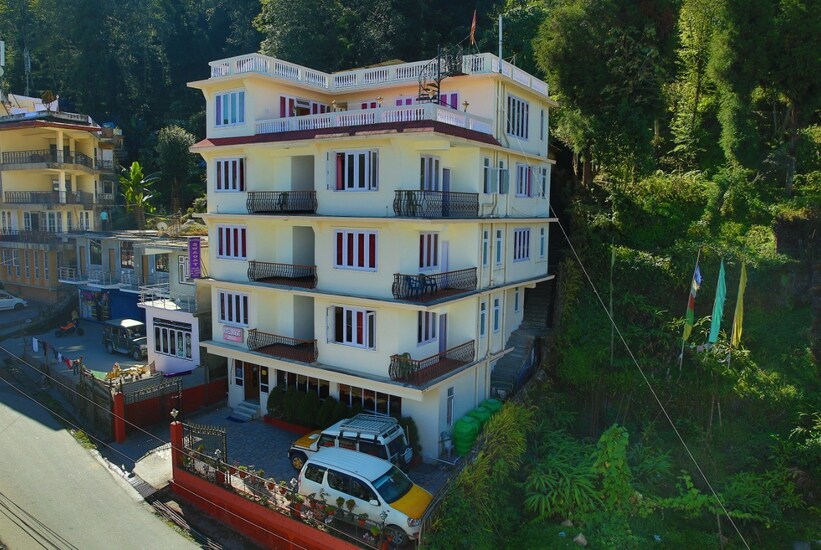 RUFINA HOTELS SWAGAT