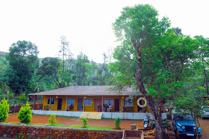 MULLAYANAGIRI HOMESTAY