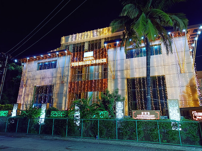 HOTEL THE GOLDEN SUNRISE