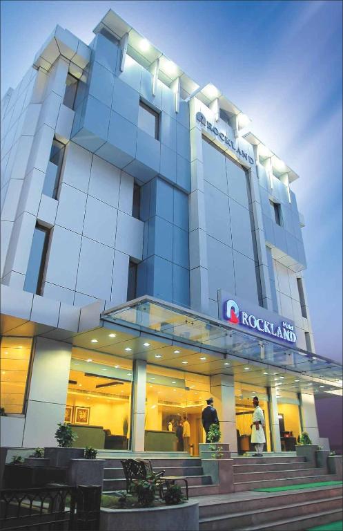 ROCKLAND HOTEL C R PARK