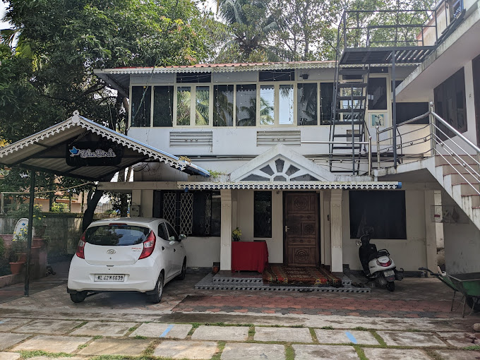 BLUE BIRDS HOME STAY