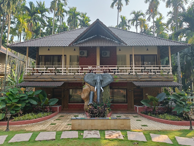 WOODPECKER EXOTIC RETREAT AND SPA