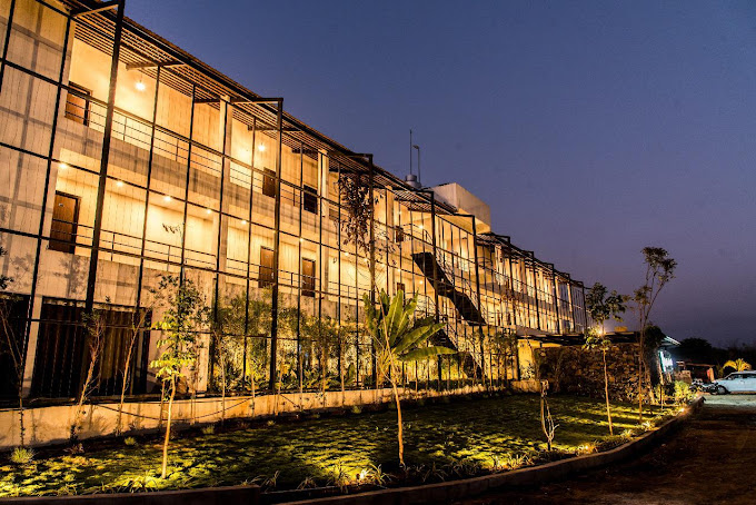 STARLING RIVER RESORTS DANDELI