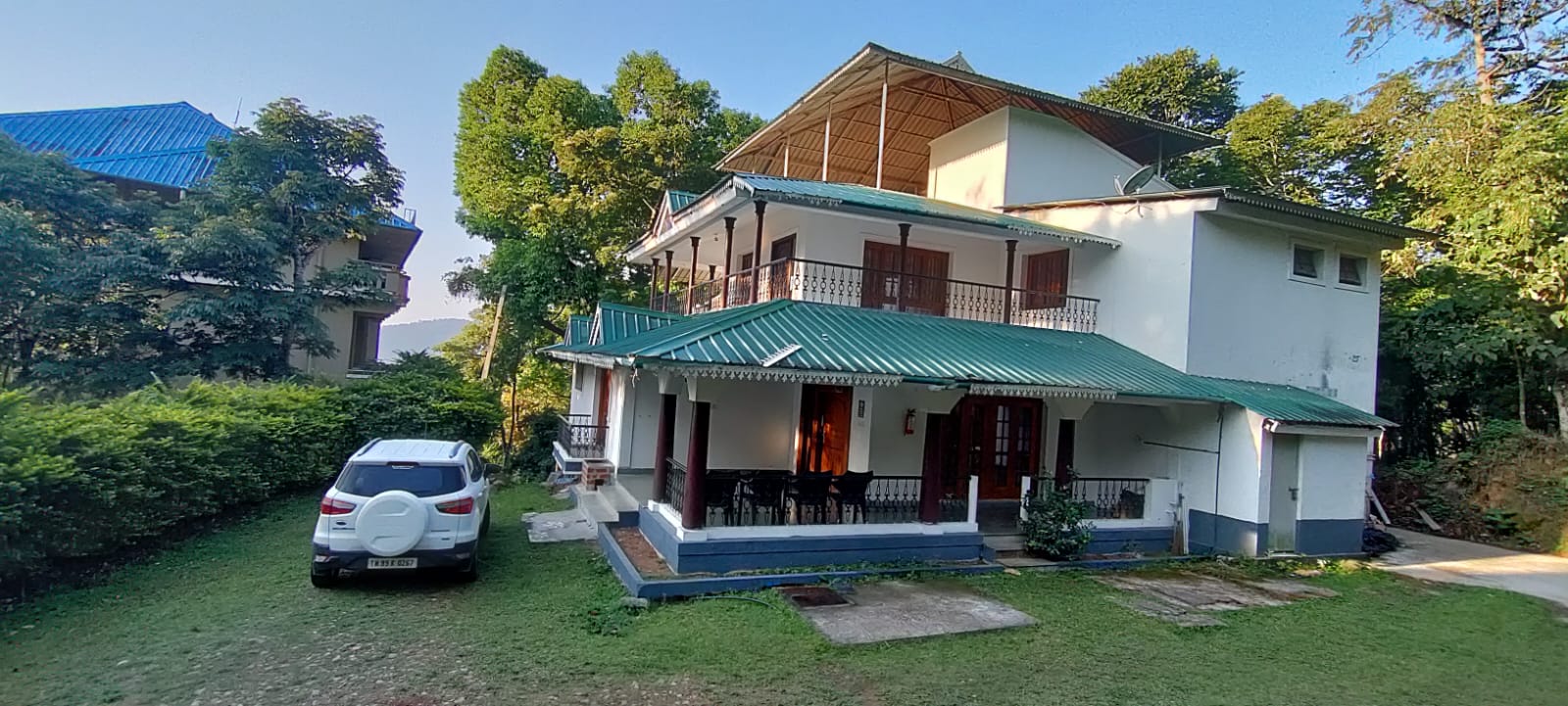 MYSPACE HOLIDAY INN MUNNAR