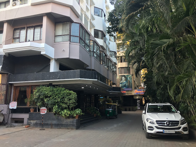 HOTEL SAMRAT RESIDENCY