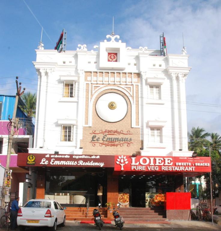 LE EMERALD RESIDENCY