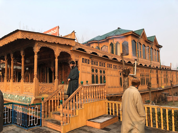 MEENA GROUP HOUSEBOATS