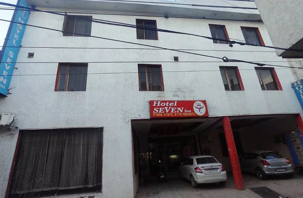 HOTEL SEVEN INN