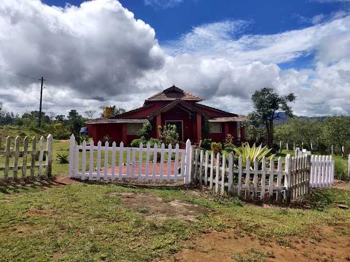 MISTY MOUNTAINS - HOMESTAYS