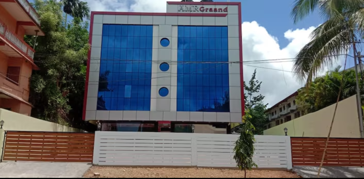 HOTEL AMR GRAND