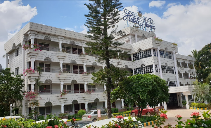 HOTEL NAVEEN LAKESIDE