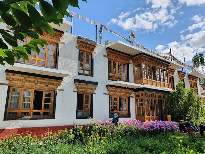 JIG GYAS GUEST HOUSE