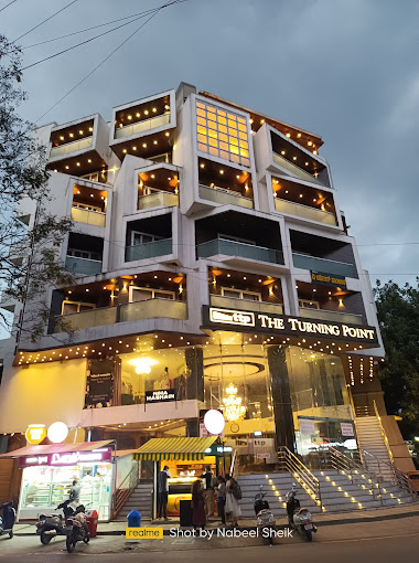 THE TURNING POINT SERVICE APARTMENTS