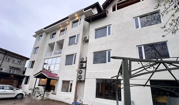 HOTEL GOLDEN BEES GYMS& SPA