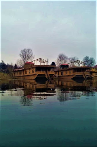 SHER -I-KASHMIR HOUSEBOATS