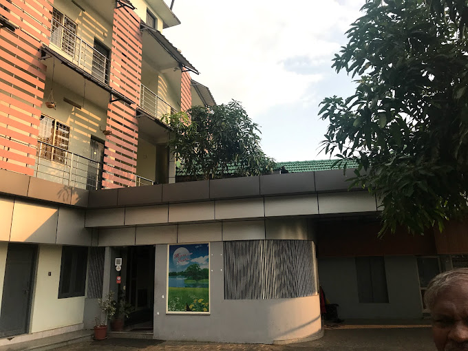 JIPPUS GALAXY BUDGET AIRPORT HOTEL COCHIN