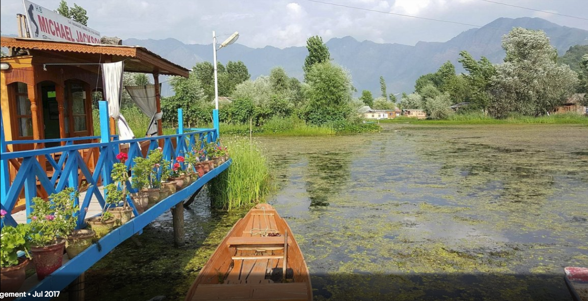 HOUSEBOAT MICHAEL JACKSON