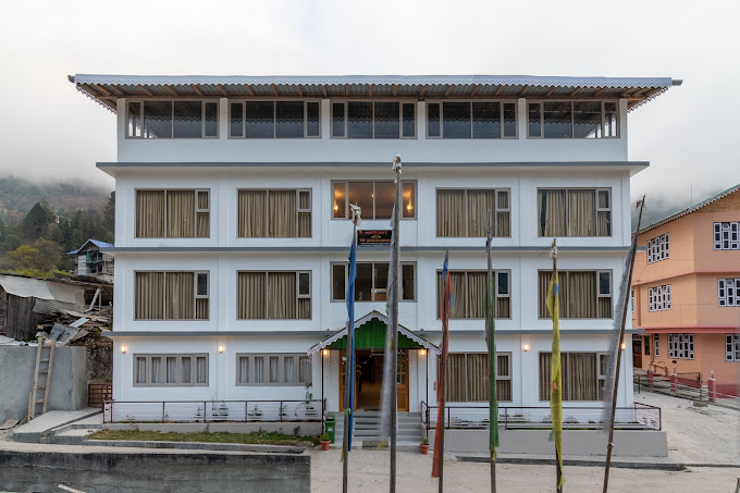 MAGELLAN'S THE GOLDEN BRIDGE