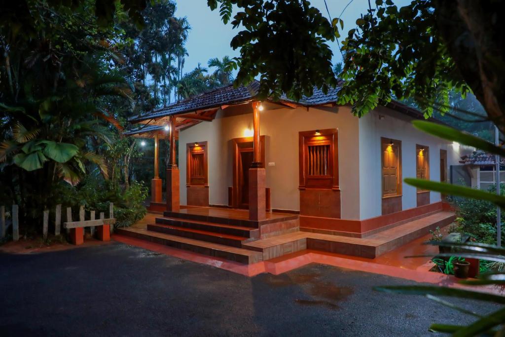 KUDAJADRI HERITAGE HOMESTAY, WAYANAD