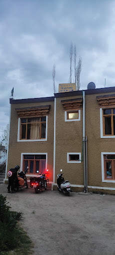 DESKYONG HOLIDAY HOME