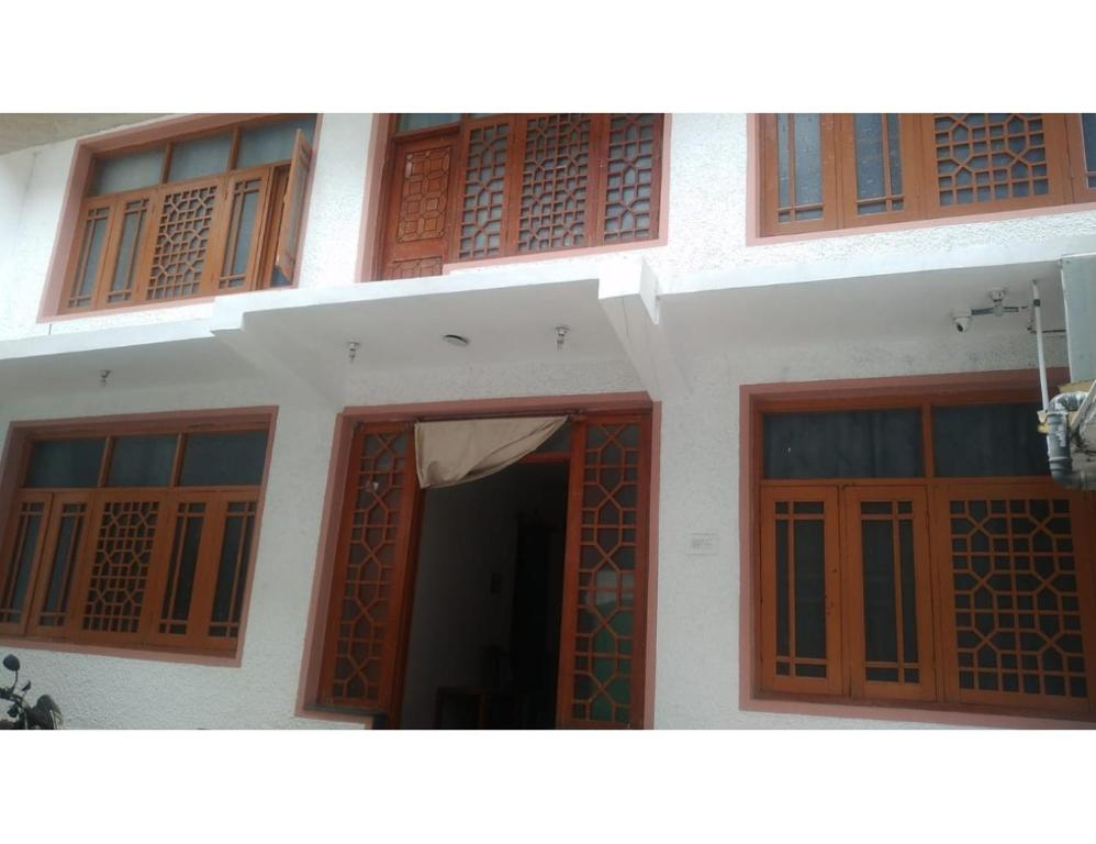 HOTEL SHEIKH PALACE SRINAGAR