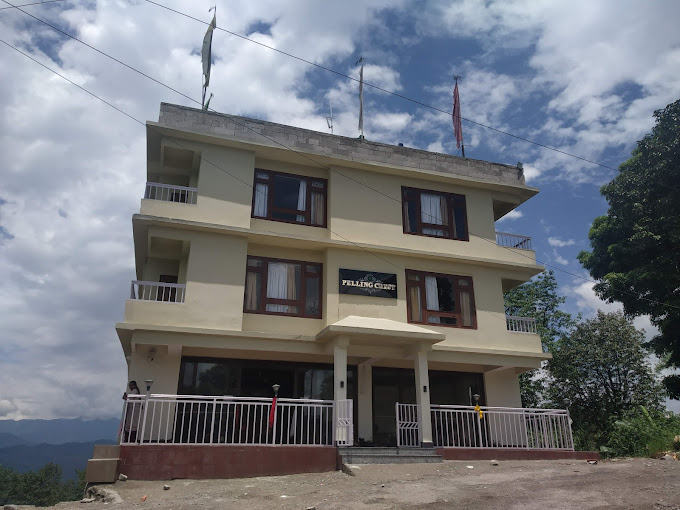 HOTEL PELLING CREST