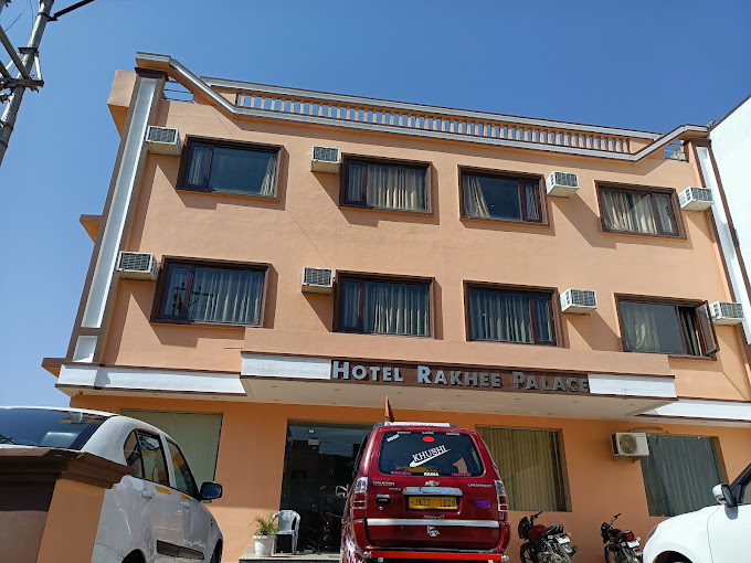 HOTEL RAKHEE PALACE KATRA