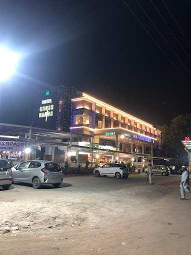 HOTEL CROSSROADS