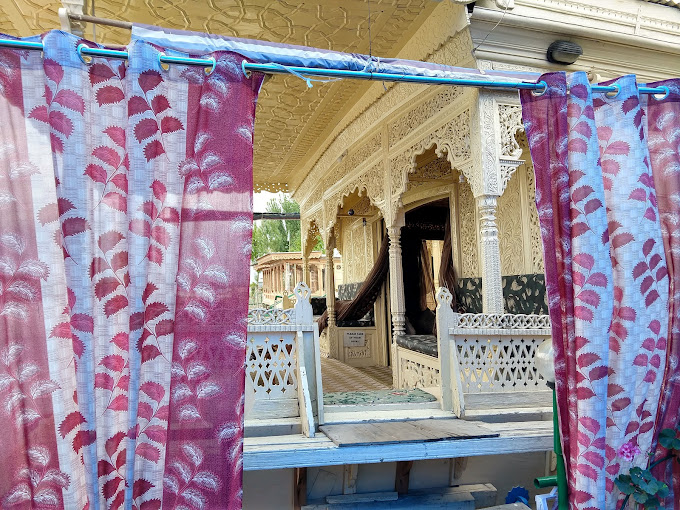 SWAN GROUP OF HOUSE BOATS