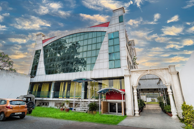 "HOTEL LE KINGSTON ''