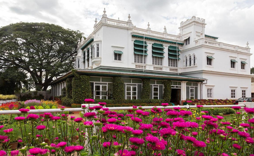 Green high land river stay