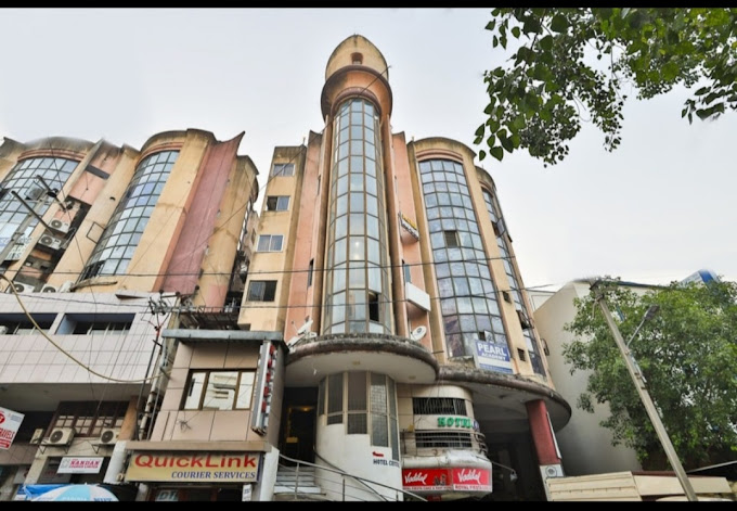 HOTEL AMBER VADODARA  STATION