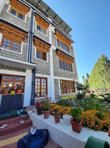 HESCHUK GUEST HOUSE