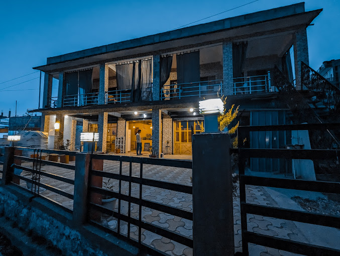 Gud Chah, Cafe & Homestay