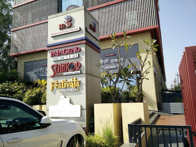 HI5 HOTEL & EXPERIENCE