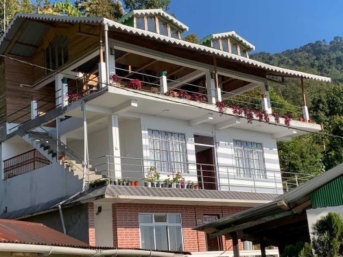 QUEEN'S NEST HOMESTAY