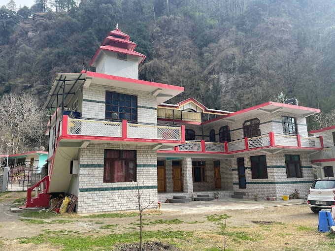 Mountain River Homestay