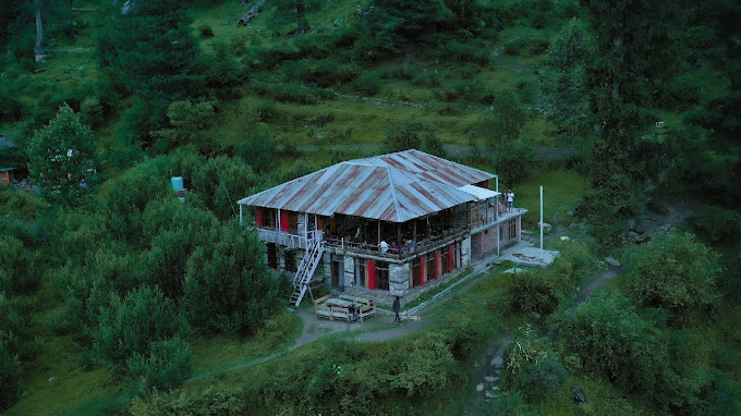 HOMY COW CAFE AND BEDS