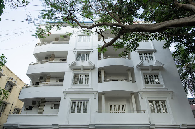 HYDE PARK APARTHOTEL