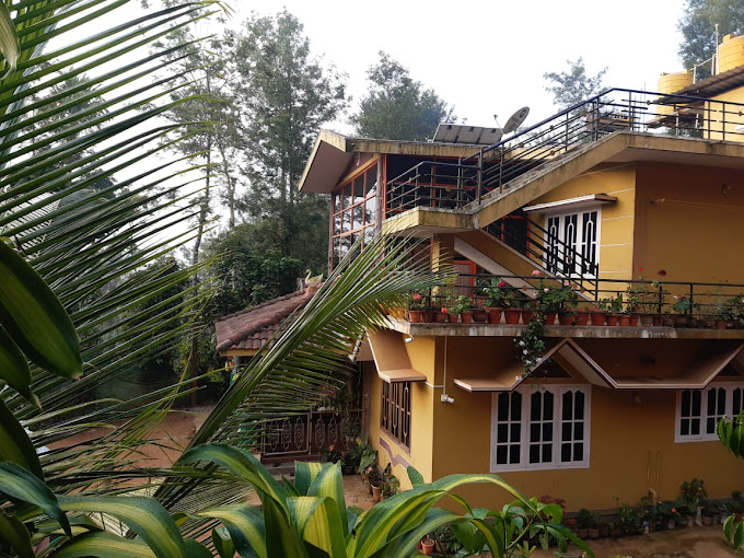 SHAMBAVI ESTATE STAY