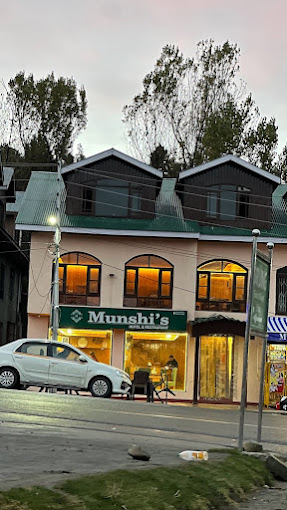 MUNSHI'S - HOTEL AND RESTAURANT