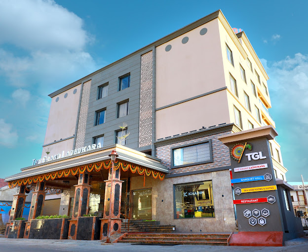 Hotel The Grand Ladhukara