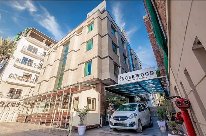 ROSEWOOD APARTMENT HOTEL