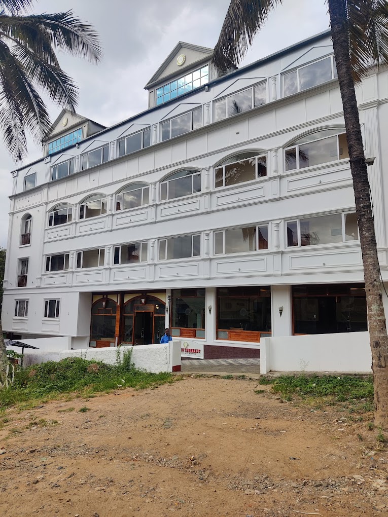 HOTEL SEASONS THEKKADY