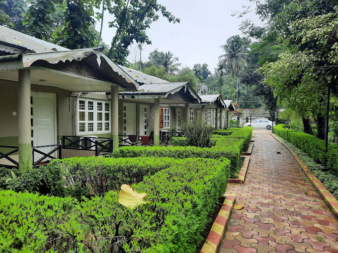 TUSKERS DEN FOREST RESORT