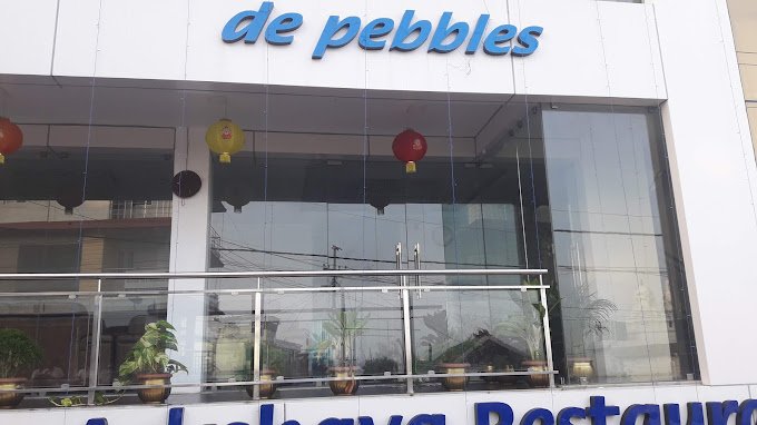 HOTEL DE PEBBLES