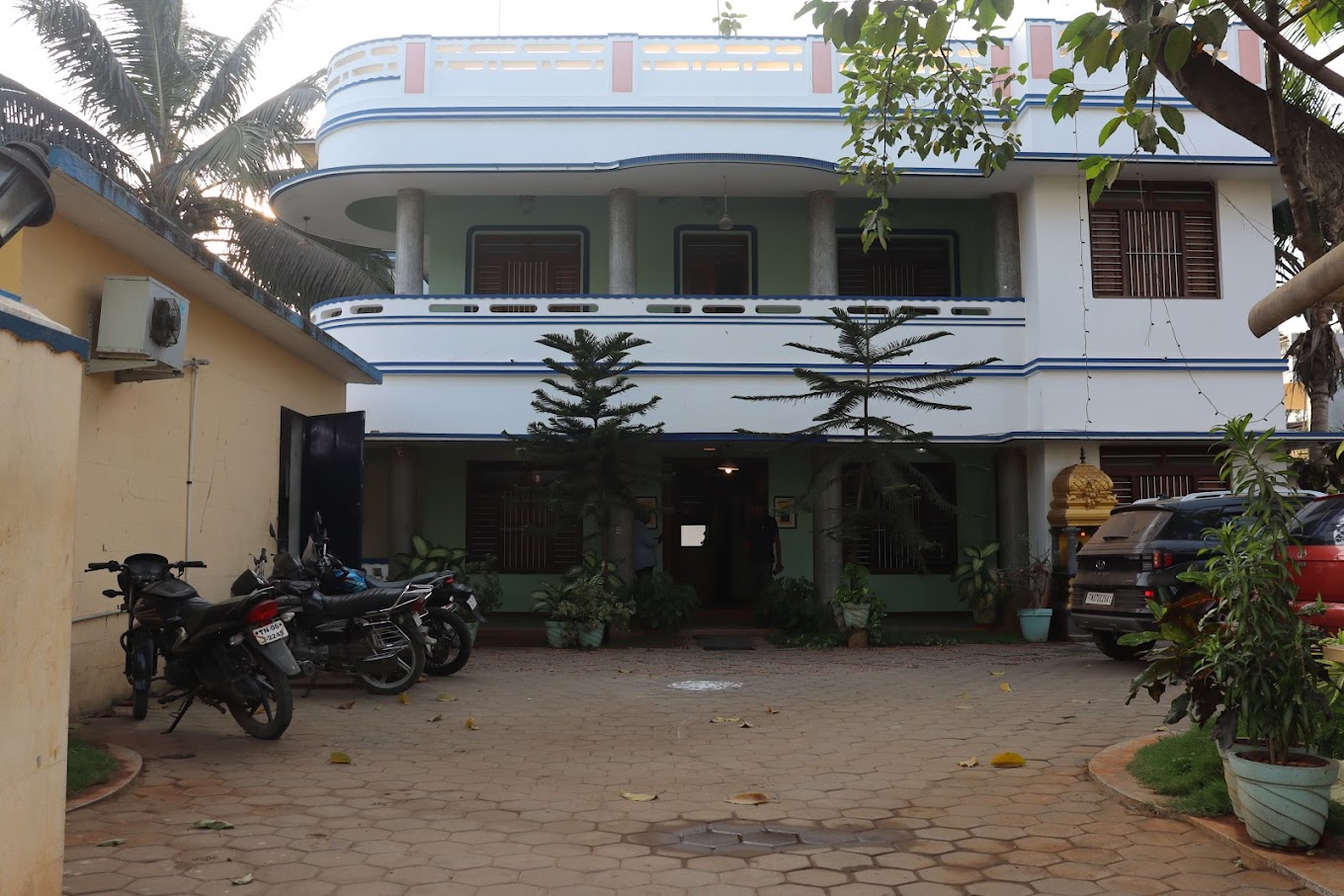 LES BOGANVEILLEA HERITAGE GUEST HOUSE