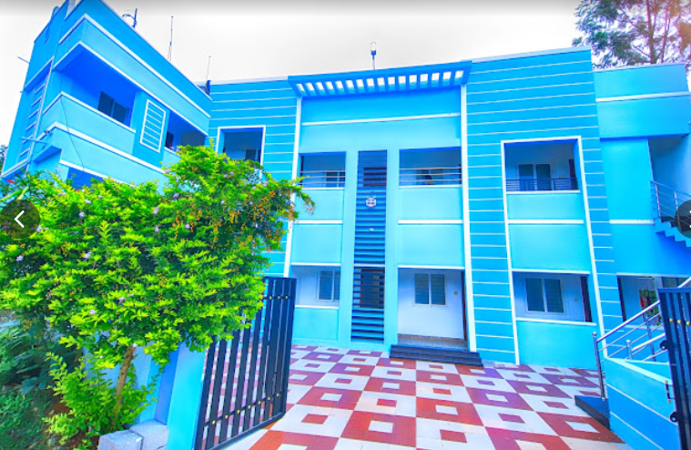 BLUE BELL HOLIDAY INN